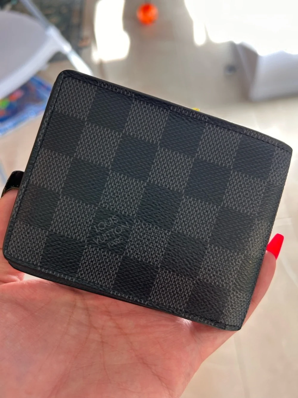 Louis Vuitton Damier Graphite Bi-Fold Card Holder in Black/Grey - Picture 2 of 8